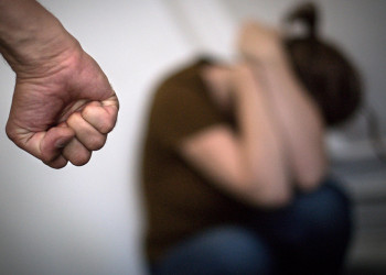 Lei obriga condomínios a comunicarem violência doméstica